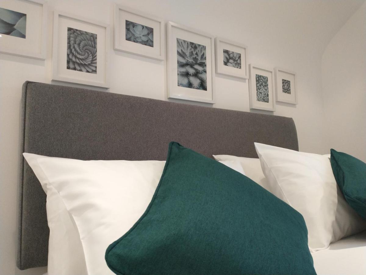 치체스터 Chipad Duo - Comfy House With Parking And Garden 빌라 외부 사진